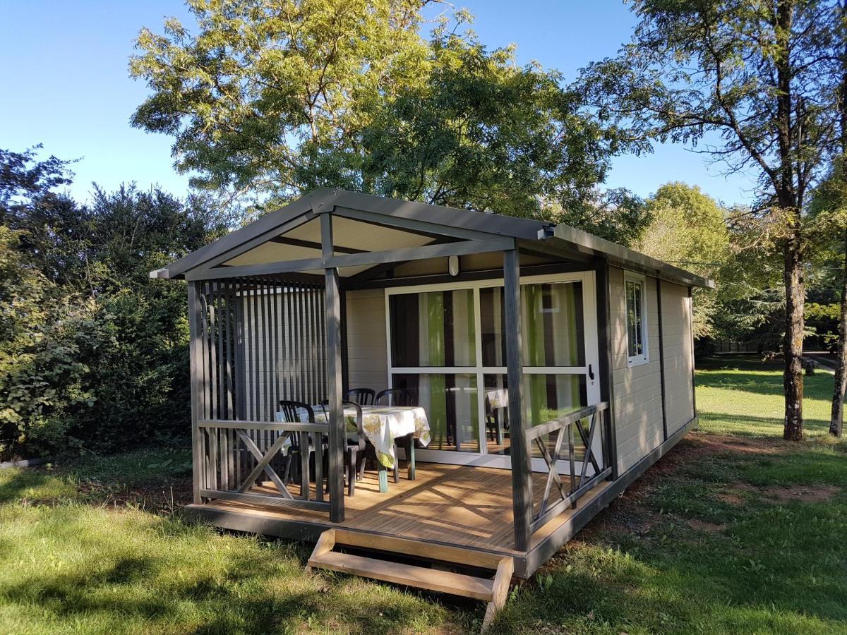 Camping Au Tour De L'Aveyron Л'Опитале-дю-Ларзак Экстерьер фото