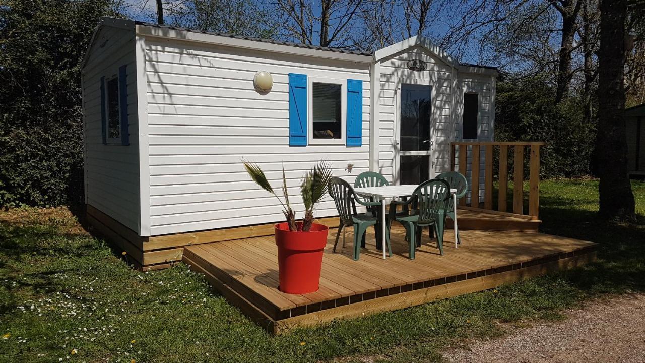 Camping Au Tour De L'Aveyron Л'Опитале-дю-Ларзак Экстерьер фото