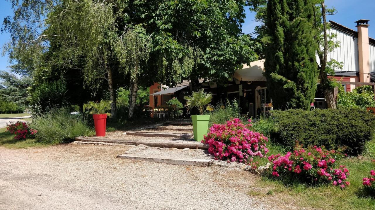 Camping Au Tour De L'Aveyron Л'Опитале-дю-Ларзак Экстерьер фото