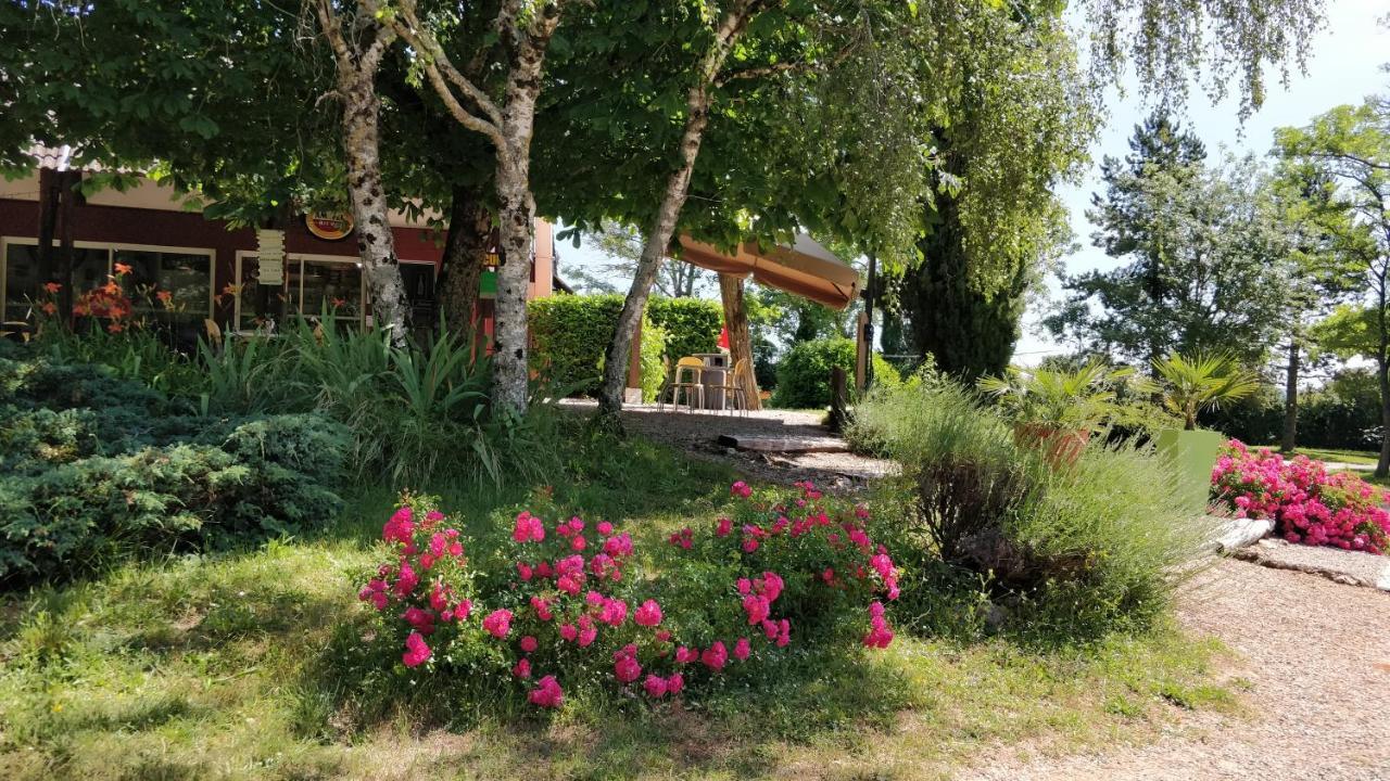 Camping Au Tour De L'Aveyron Л'Опитале-дю-Ларзак Экстерьер фото